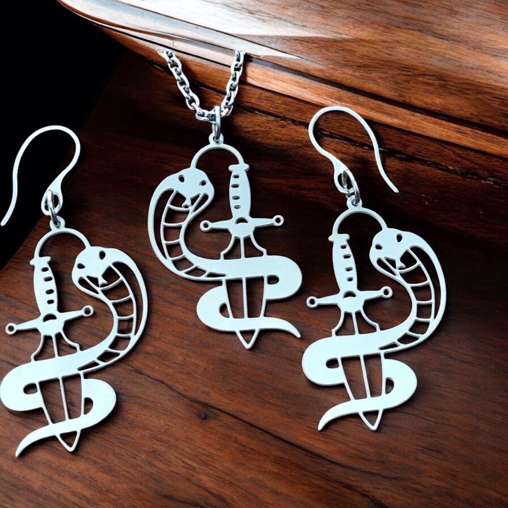 🆕 Snake with a Knife Laser Cut Necklace and Earrings Set Stainless Steel